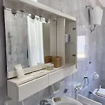 A 10 Metri Dal Mare *