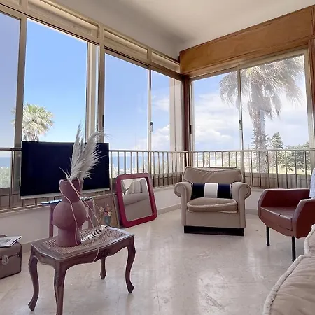 A 10 Metri Dal Mare *